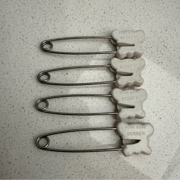 Set of 4 Vintage Bear Diaper Pins White Bears Red Bow Ties Nursery Retro Baby - Picture 4 of 7